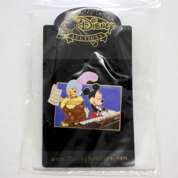 NEW Disney Auctions Mickey with Clara Cluck pin